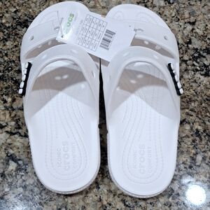 CROCS clasic Croc sandals women’s 9 men’s 7,  white